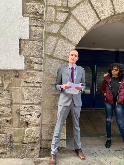 52e92f_68af126c7d844eb8af1446337ef65651~mv2