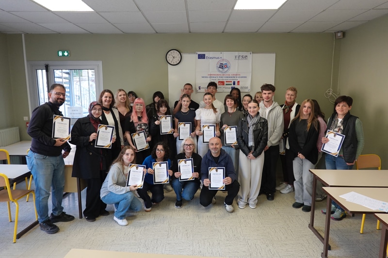 Remise des certificats et plantation de larbre Erasmus 14 10 2025 Mise en avant
